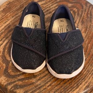 TOMS Kids Sparkle Black Moccasins